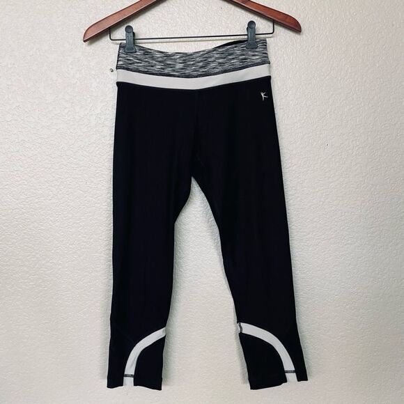 Danskin Now Active Athletic Cropped Capri Leggings XS - Picture 1 of 3